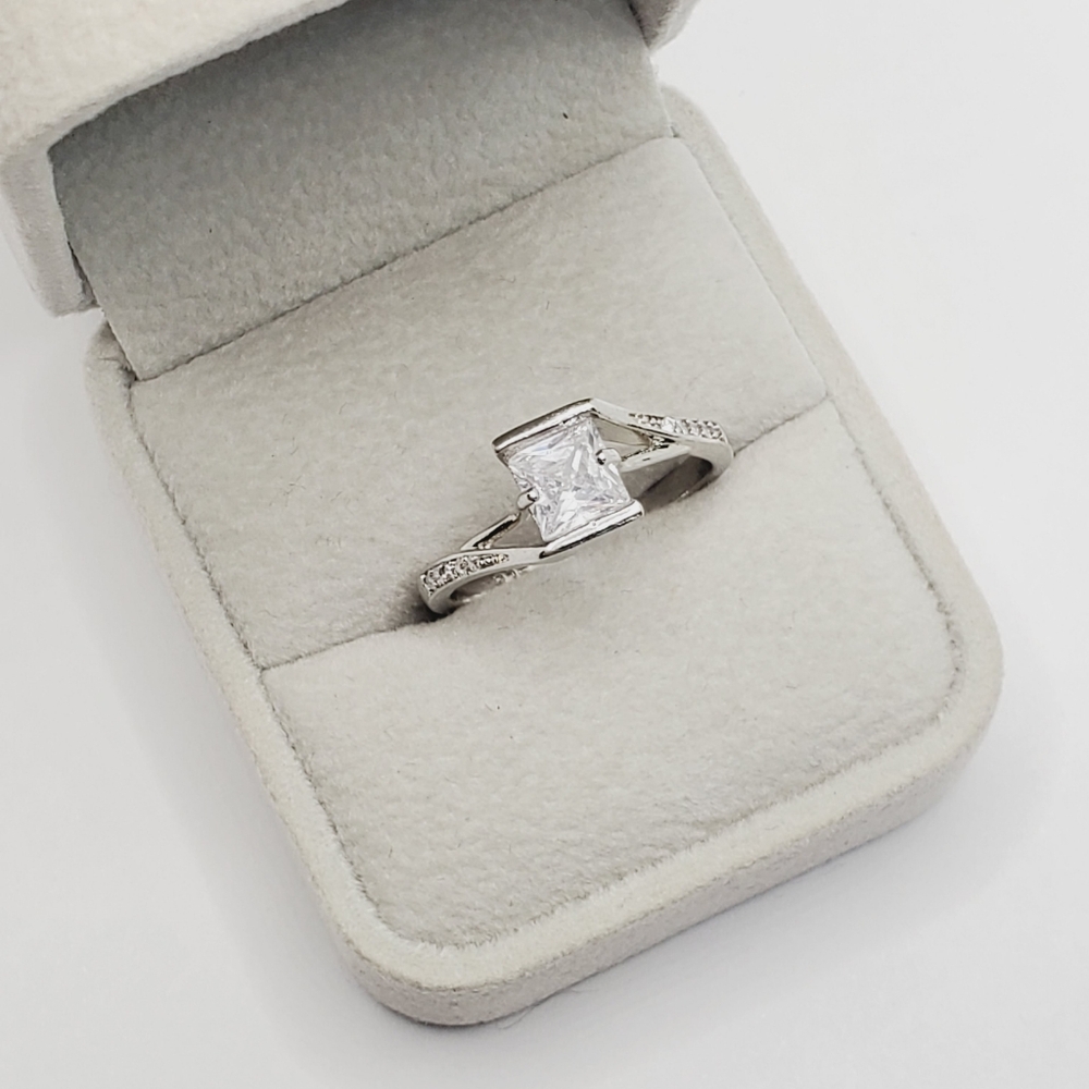 Princess Cut Ring - Picture 6 of 6
